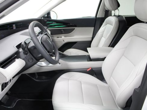 New 2026 Lincoln Nautilus Premier image 21