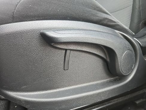 Certified 2023 Kia Soul LX FWD image 29