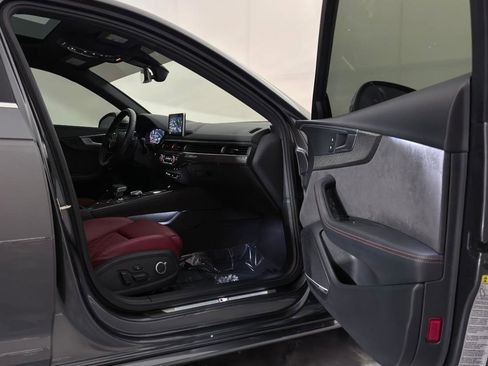 Used 2019 Audi S4 Premium Plus w/ Premium Plus Package AWD/4WD image 26