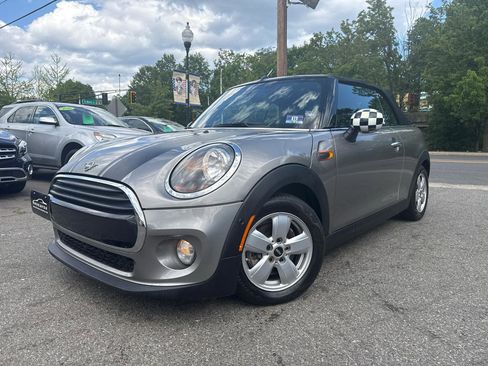 Used 2019 MINI Cooper Convertible FWD image 4