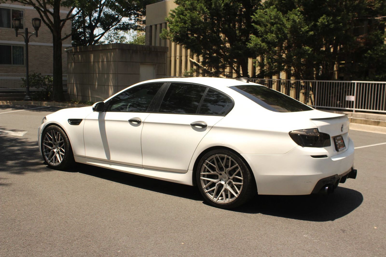 Used 2013 BMW M5 RWD image 9