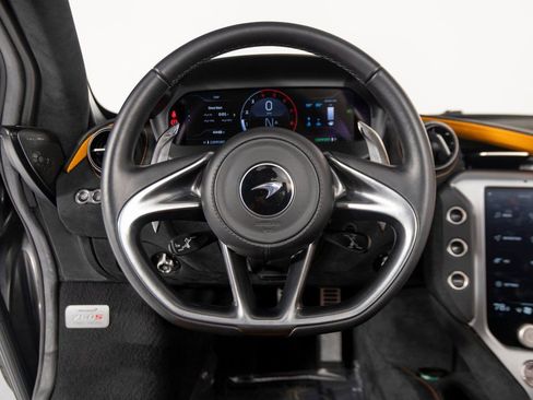 Used 2024 McLaren 750S Spider image 17