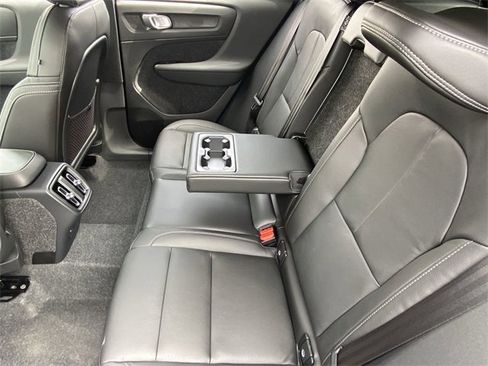 New 2025 Volvo XC40 B5 Core image 18