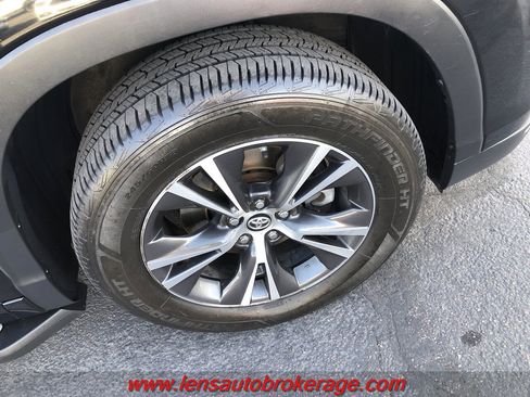 Used 2016 Toyota Highlander XLE w/ Protection Package #3 image 25