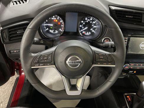 Used 2017 Nissan Rogue SL w/ SL Premium Package image 17