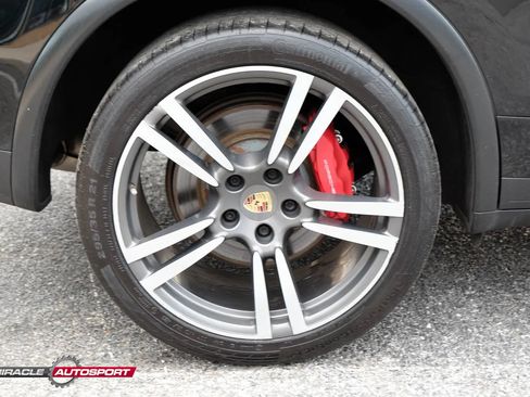 Used 2014 Porsche Cayenne Turbo AWD/4WD image 11