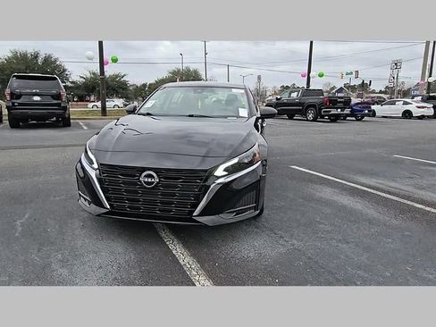 Used 2024 Nissan Altima 2.5 SV image 19