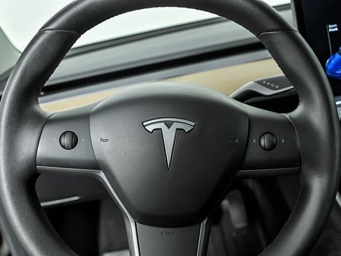Used 2020 Tesla Model 3 Standard Range Plus RWD image 21