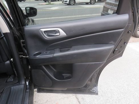 Used 2018 Nissan Pathfinder 4WD image 29