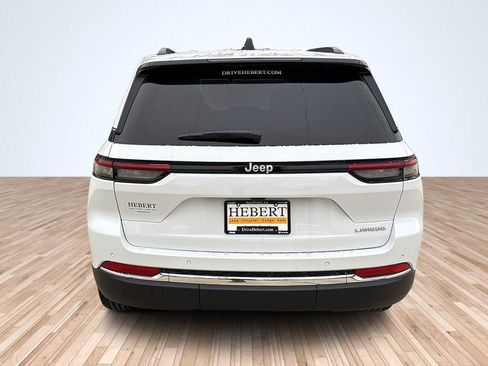 New 2025 Jeep Grand Cherokee Laredo w/ Luxury Tech Group I image 8
