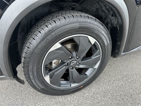 Used 2024 Nissan Rogue SV AWD/4WD image 8