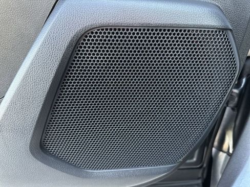 Used 2025 Toyota Highlander Platinum image 32