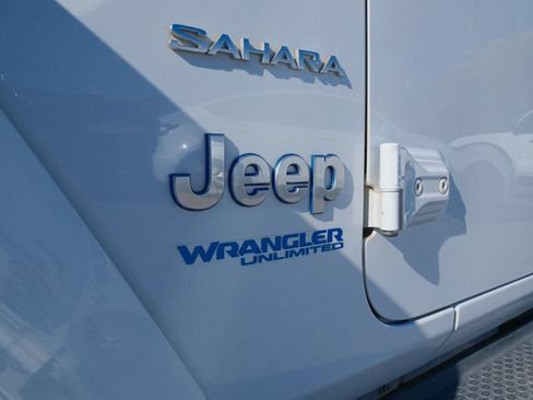 Used 2022 Jeep Wrangler Unlimited Sahara w/ Cold Weather Group AWD/4WD image 37