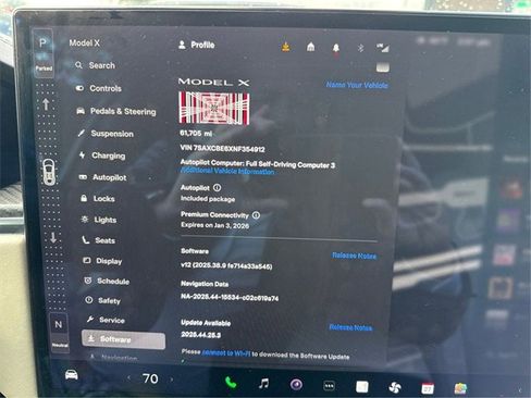 Used 2022 Tesla Model X Plaid image 5
