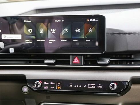 New 2026 Kia Carnival EX image 12