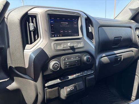 Used 2021 Chevrolet Silverado 1500 Custom RWD image 9