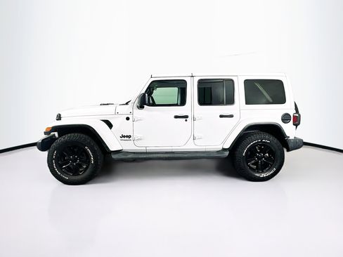 Used 2020 Jeep Wrangler Unlimited Sahara AWD/4WD image 4