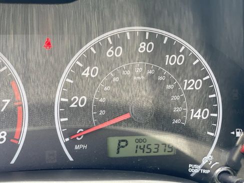 Used 2013 Toyota Corolla LE FWD image 4