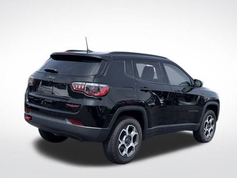 Used 2022 Jeep Compass Trailhawk w/ Trailhawk Convenience Group AWD/4WD image 6