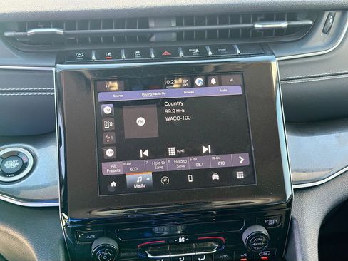 Used 2022 Jeep Grand Cherokee L Laredo w/ Luxury Tech Group I image 20