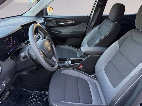 Used 2025 Chevrolet TrailBlazer LT image 10