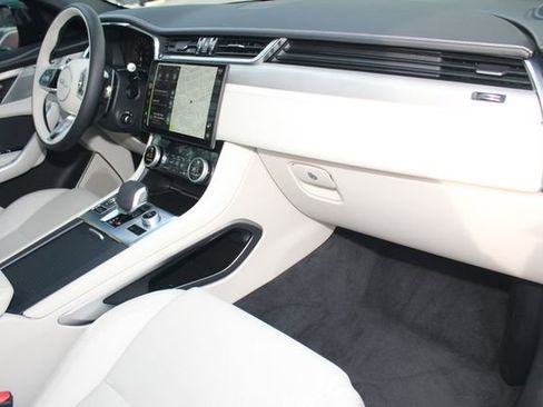 Used 2025 Jaguar F-PACE R-Dynamic S image 26