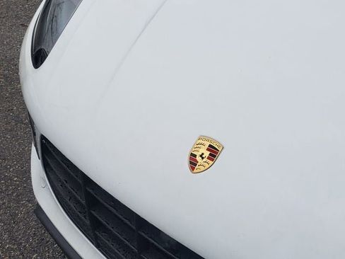 Used 2018 Porsche Macan Turbo AWD/4WD image 32