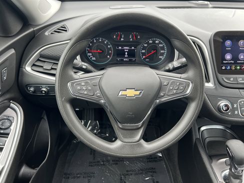 Used 2025 Chevrolet Malibu LT image 25