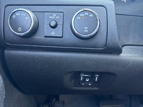 Used 2011 Chevrolet Silverado 1500 LTZ w/ LTZ White Diamond Edition AWD/4WD image 20