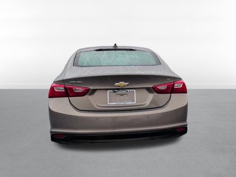 Used 2017 Chevrolet Malibu LT w/ Driver Confidence Package FWD image 7