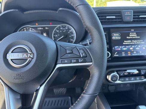 New 2025 Nissan Versa SR w/ Trunk Package image 17