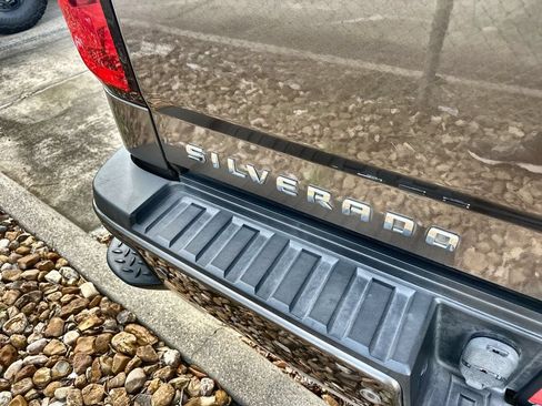 Used 2015 Chevrolet Silverado 2500 High Country w/ Duramax Plus Package AWD/4WD image 7