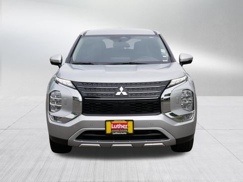 Used 2024 Mitsubishi Outlander SE AWD/4WD image 2