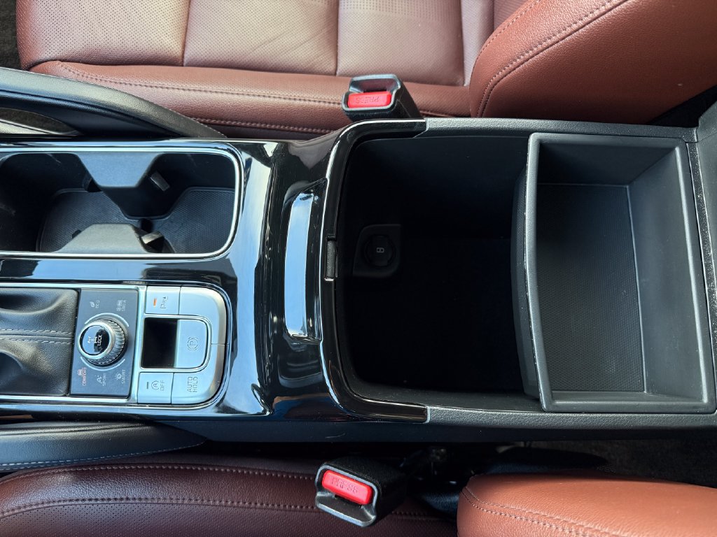 Certified 2024 Kia Telluride EX w/ EX Captain's Chair Package AWD/4WD image 35
