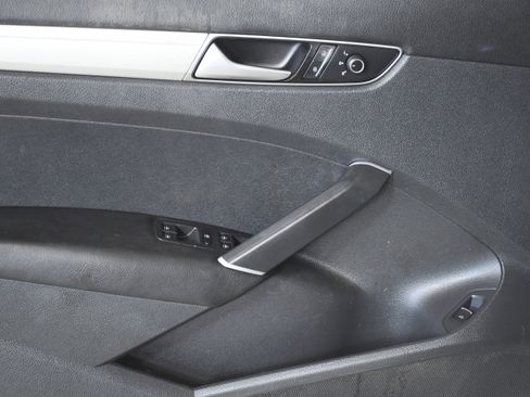 Used 2016 Volkswagen Passat 1.8T S image 21