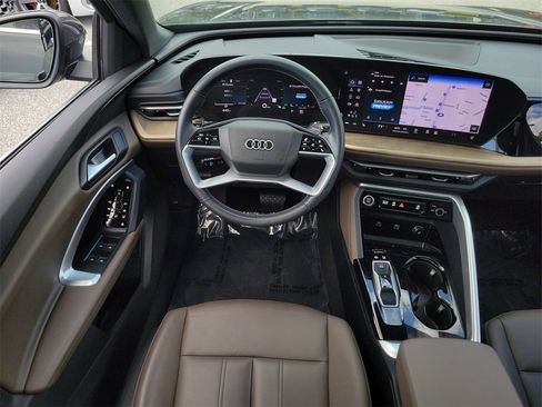 Used 2025 Audi Q5 Premium w/ Convenience Package image 22