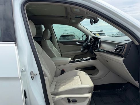 Used 2024 Volkswagen Atlas SEL Premium R-Line AWD/4WD image 27