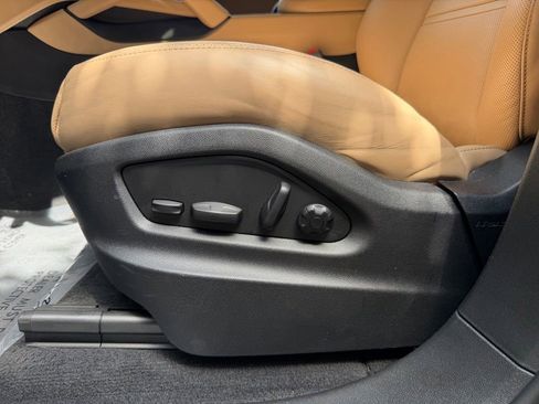 Used 2024 Porsche Cayenne S AWD/4WD image 27