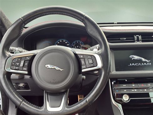 Used 2020 Jaguar XF Checkered Flag image 17