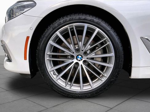 Used 2017 BMW 540i xDrive AWD/4WD image 10