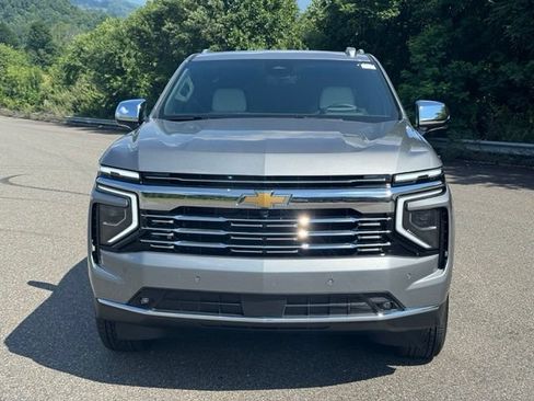 New 2026 Chevrolet Suburban Premier AWD/4WD image 2