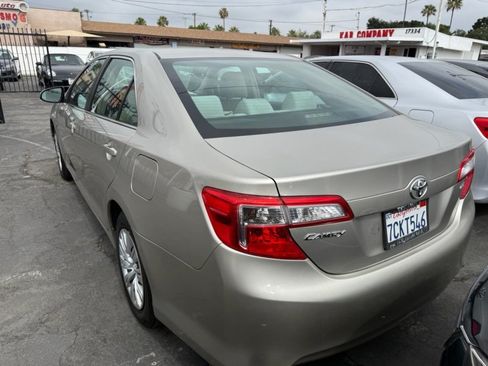 Used 2013 Toyota Camry LE FWD image 5