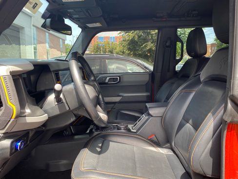 Used 2023 Ford Bronco Badlands w/ Sasquatch Package AWD/4WD image 9