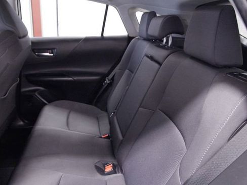 Used 2021 Toyota Venza LE image 17