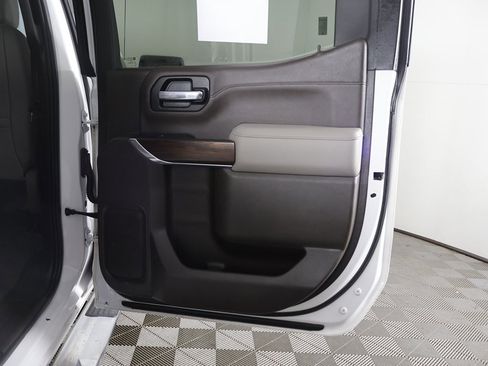 Used 2019 GMC Sierra 1500 SLT image 29