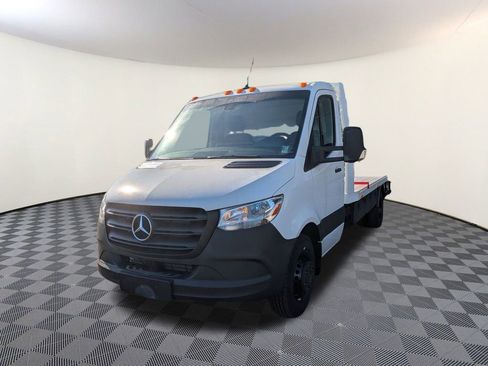Used 2023 Mercedes-Benz Sprinter 4500 image 1