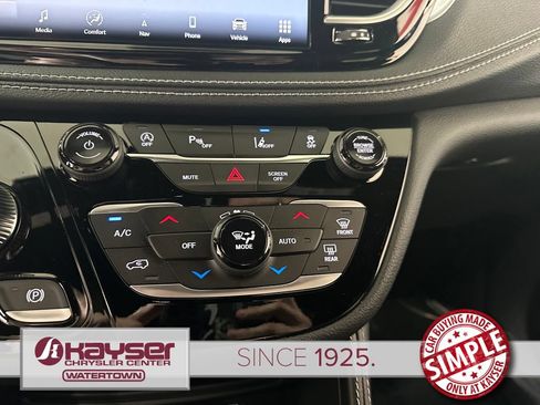 New 2026 Chrysler Pacifica Limited w/ S Appearance Package AWD/4WD image 31