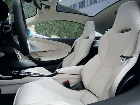 Used 2023 McLaren GT image 16
