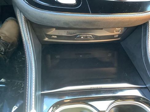 Used 2024 Chrysler Pacifica Pinnacle image 23