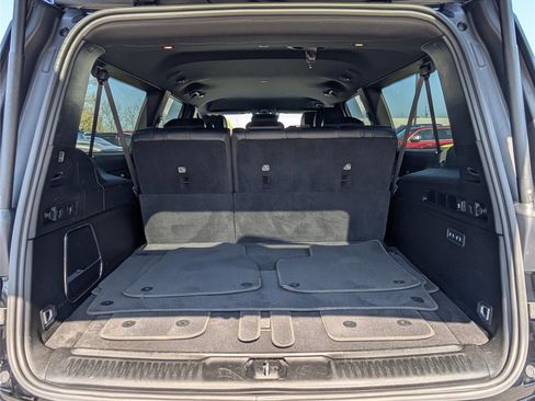 Used 2024 Jeep Wagoneer L Series II w/ Flexible Seating Group image 14